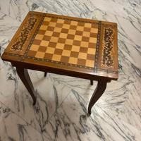 Tavolino da gioco vintage intarsiato scacchiera