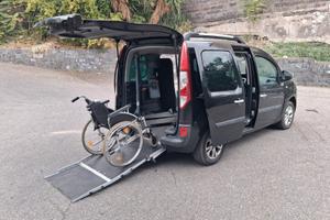 Renault Kangoo Pianale ribassato con rampa disabil