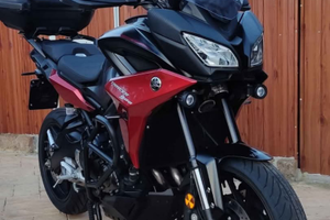 Moto Yamaha Tracer 900