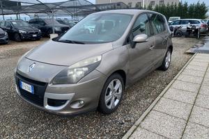 RENAULT Scenic 1.4 16V TCE Dynamique