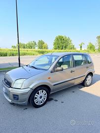 Ford Fusion 5Porte