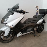Yamaha T max 530