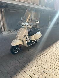 Vespa GTS 300