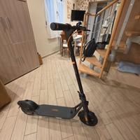 Ninebot F2 Pro Segway - Appena REVISIONATO + Casco