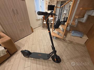 Ninebot F2 Pro Segway - Appena REVISIONATO + Casco