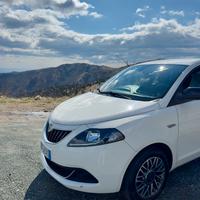Lancia ypsilon 1.0 hybrid - 2021