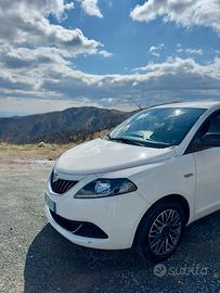 Lancia ypsilon 1.0 hybrid - 2021
