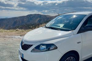 Lancia ypsilon 1.0 hybrid - 2021