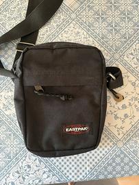 Borsello a spalla Eastpak nero
