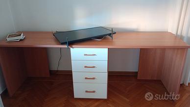 Scrivania doppia con cassetti