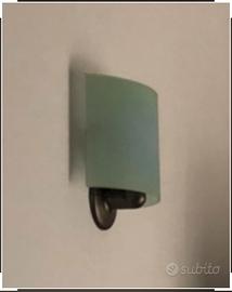 Lampada a muro in vetro satinato
