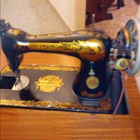Macchina da cucire singer
