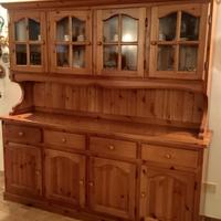 credenza in pino e portabottiglie 