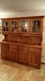 credenza in pino e portabottiglie 