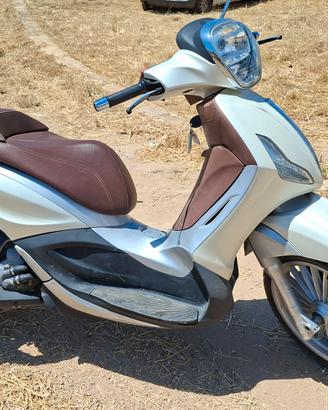 BEVERLY PIAGGIO 300cc ie anno 2013 