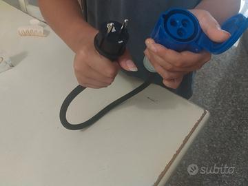 Adattatore Presa industriale-shuko. Con Cavo in Go