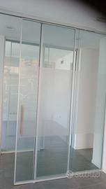 pareti in vetro serigrafati e porta scorrevole sem