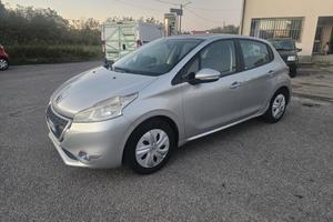 Peugeot 208 benzina