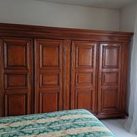 Armadio in legno massello