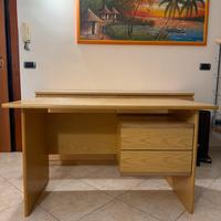 Scrivania grande in legno massello - professionale