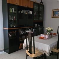 Tavolo in vetro con sedie