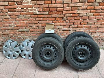 Cerchi nissan note 15” completi