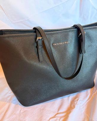 Borsa MK Jet Set Travel Tote pelle Saffiano nera