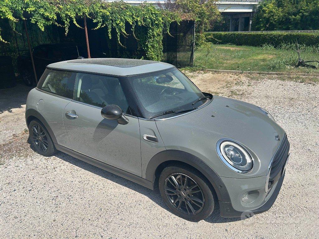 Mini Mini 4ª serie (F56)