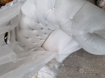 Divano chester bianco in pelle