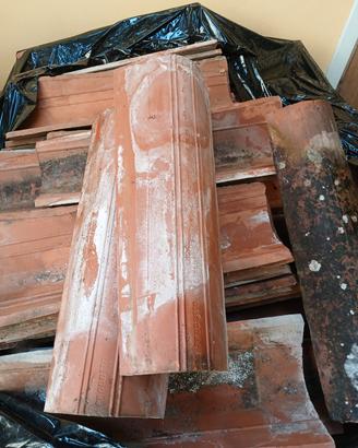 DUE bancali di coppi usati ma integri circa 600