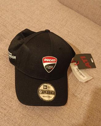 Cappellino New Era 9FORTY nero con logo Ducati
