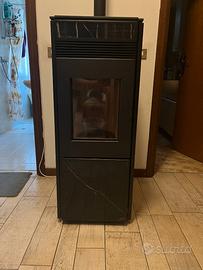 Stufa a pellet NOBIS A10 V/C PLUS QUADRA 10kW