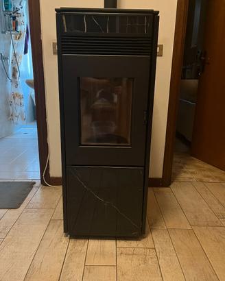 Stufa a pellet NOBIS A10 V/C PLUS QUADRA 10kW