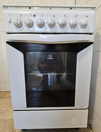 CUCINA A GAS 4 FUOCHI CON FORNO