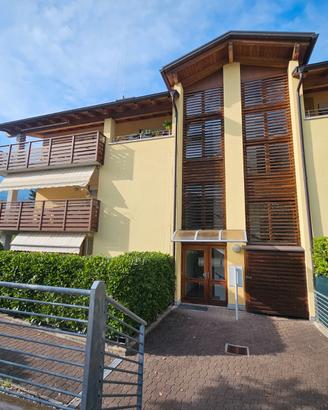 2 CAMERE DOPPIE, GIARDINO 140 MQ, BOX e P.AUTO