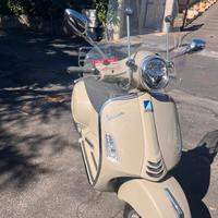 Piaggio Vespa 300 GTS - 2024