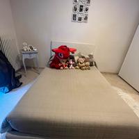 Letto contenitore in pelle bianca