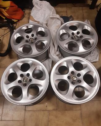 CERCHIO IN LEGA DA 16 per DR e ALFA ROMEO
