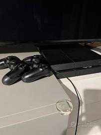Play Station Slim 4 come nuova + 2 controller