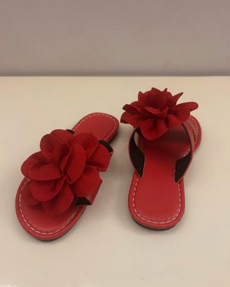Sandali rossi con maxi fiore – Eleganti e comodi