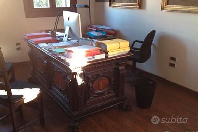 Antica scrivania dell’800 legno massiccio