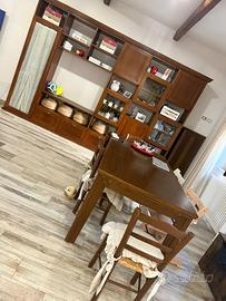 Parete attrezzata + tavolo e sedie in legno massel