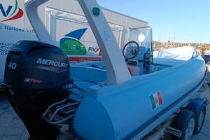Gommone Rigido tutto in vetroresina 