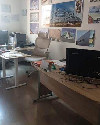 Stanza in ufficio condiviso