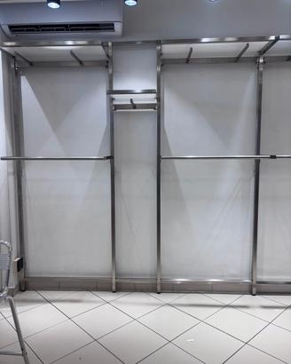ARREDAMENTO PER ABBIGLIAMENTO
