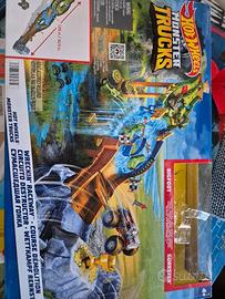 pista hotwheels monster truck 
