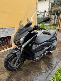 Yamaha X-Max 400