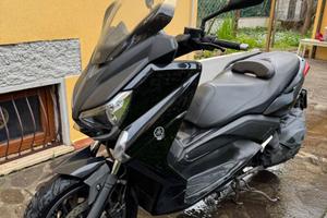 Yamaha X-Max 400