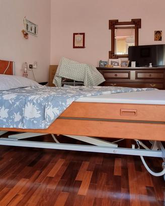 Letto disabili - Deambulatore - Tavolino