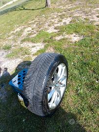 gomme con cerchioni in lega BMW X1